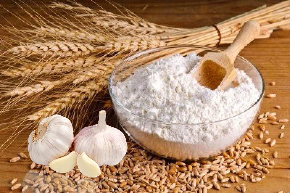 Bột mì và tỏi là những nguyên liệu dễ mua để khử mùi gỗ công nghiệp.